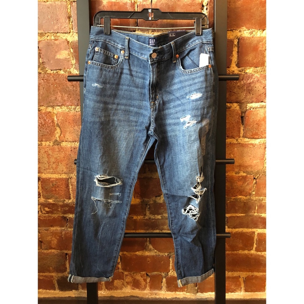 NWT GAP Best Girlfriend Jeans destructed